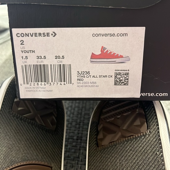 Brand new!  Converse Kids- Chuck Taylor® All Star® Core Ox (Little Kid) size 2 - Picture 4 of 4